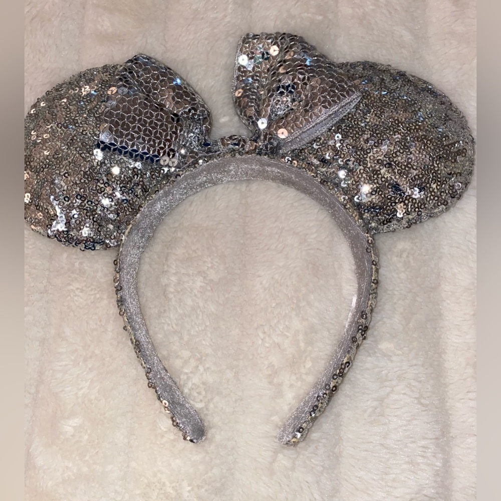 DISNEY World PARKS Adult Minnie Mickey Mouse Ears Headband Epcot Norway Bride - Picture 5 of 13